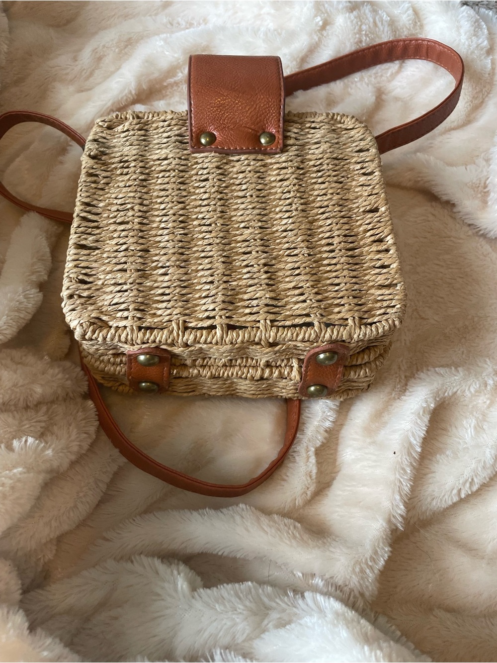 Woven Straw Crossbody Bag with Tan Leather Trim - Picture 7 of 8